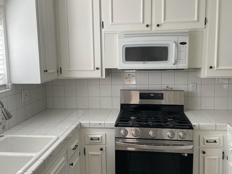 1st image of 23832 Calvert St