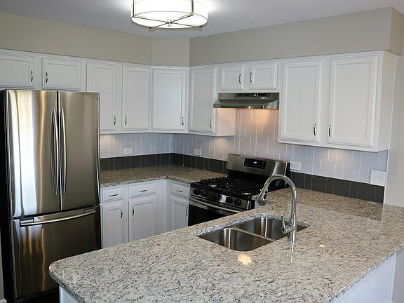 2nd image of 223 Carlisle Ave