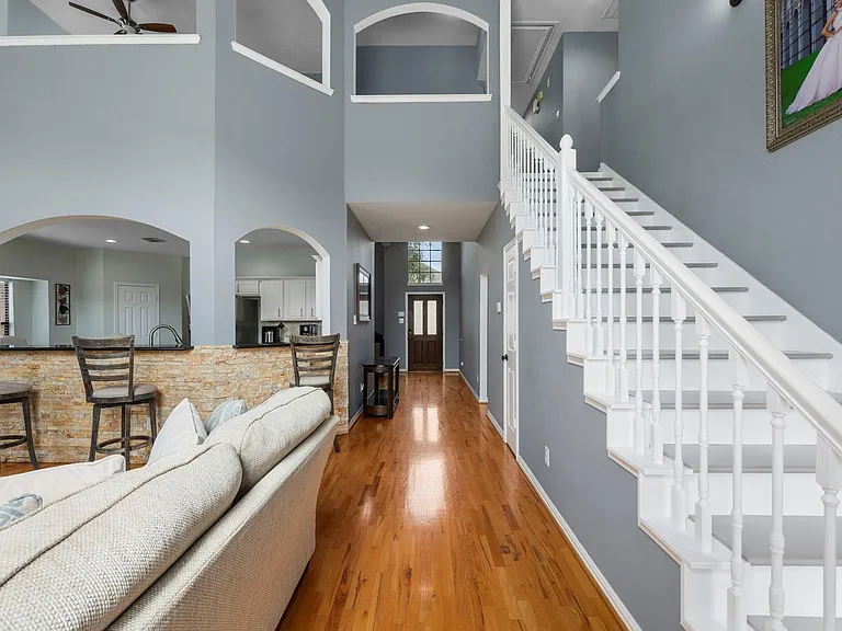 16315 Scotch Hollow Ln — Photo 4