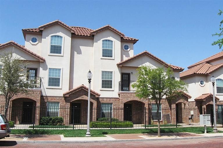 2106 Main St, Lubbock, TX 79401 Zillow