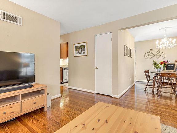 4th image of 8714 Bridgeport Ave
