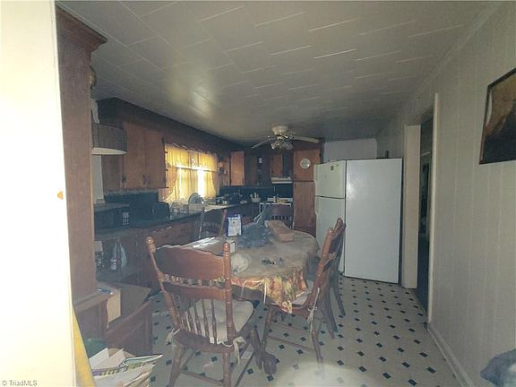 5th image of 1228 Irving Ave