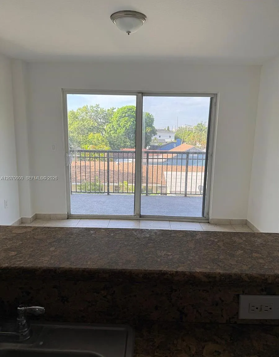 2 bed, 2.0 bath, $2,100 — Photo 3