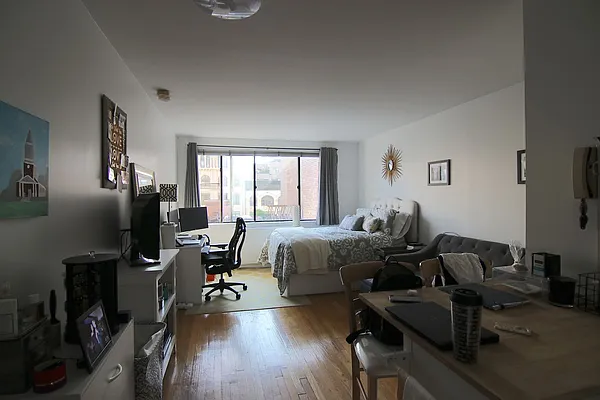 Rented by Compass | media 25