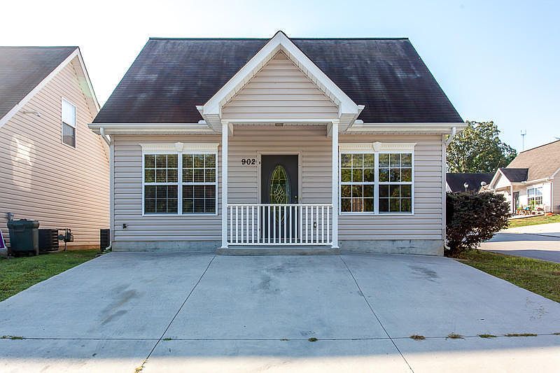 1st image of 902 Firefly Way