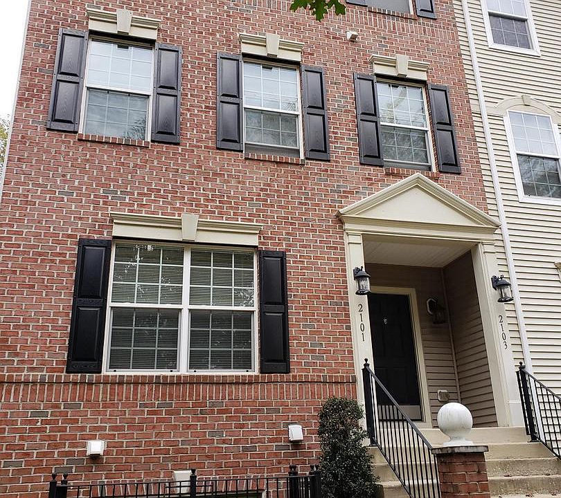1st image of 2101 Hideaway Ct #39