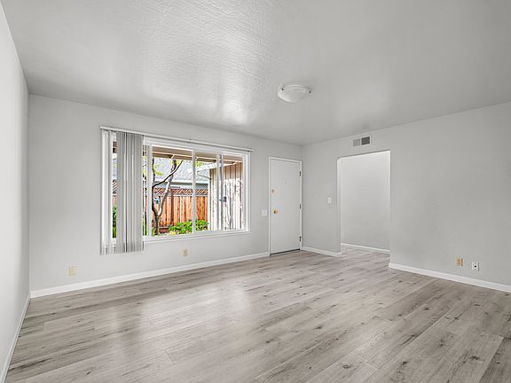 3rd image of 661 Harvard Ave #1