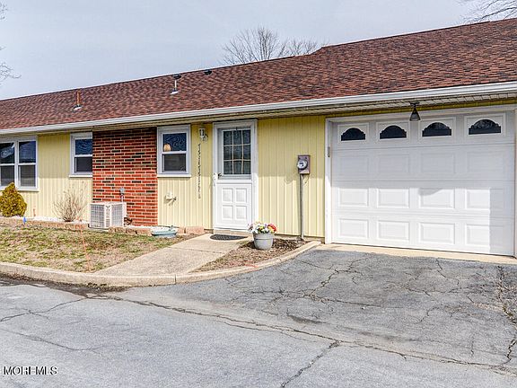 3rd image of 313B Dorchester Drive