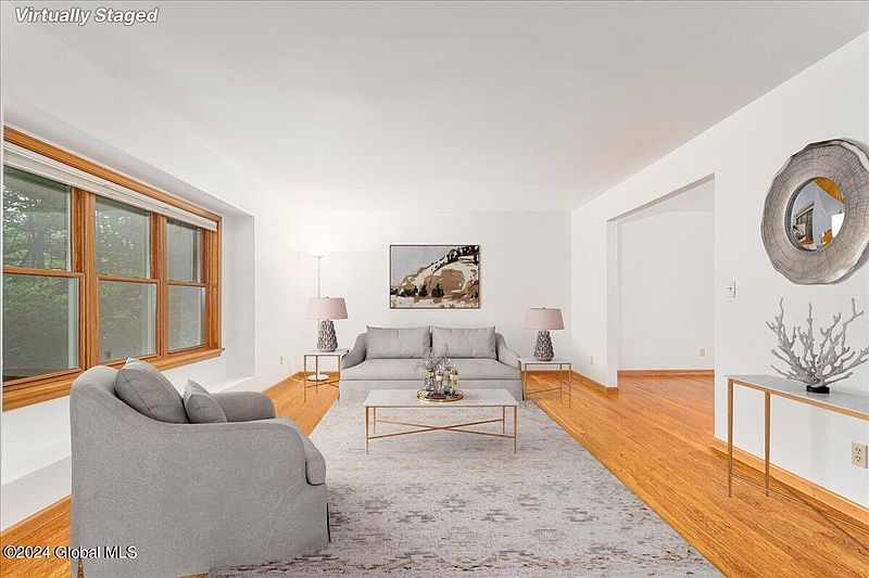 3rd image of 21 Pine Robin Road