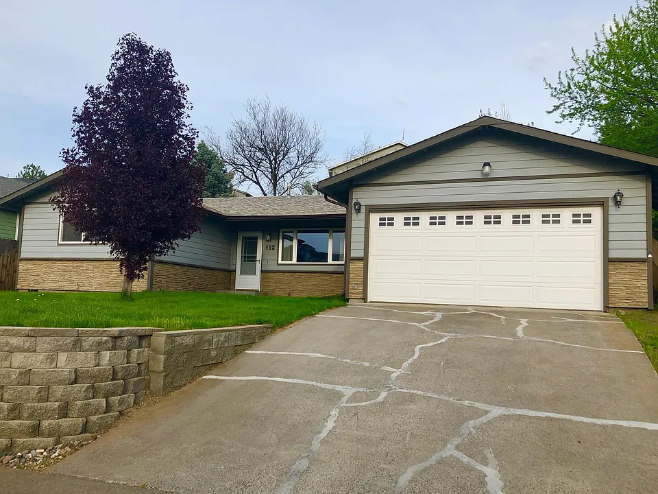 452 NW 22nd St