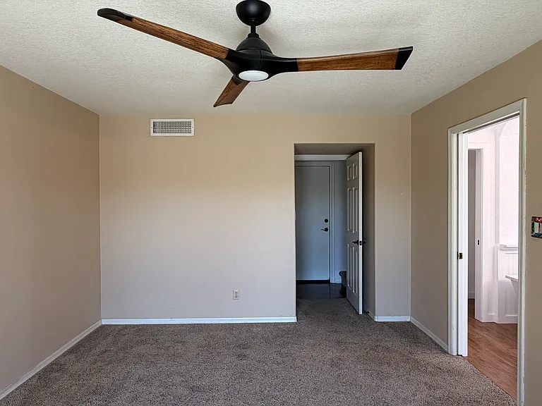 8977 W Lisbon Ln — Photo 18