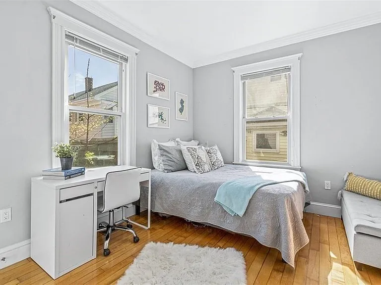 54 Stanley Ave — Photo 9