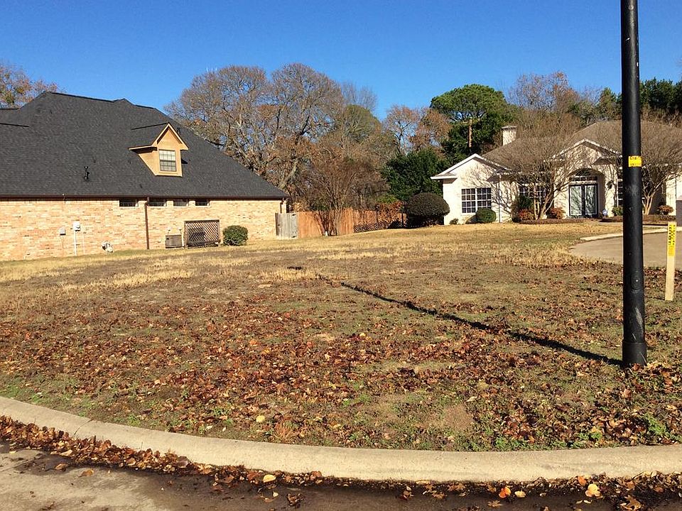 2nd image of 707 Park Place Dr