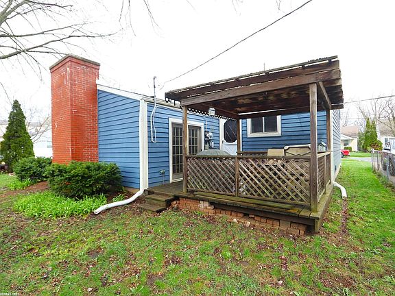 5th image of 270 Ewell St