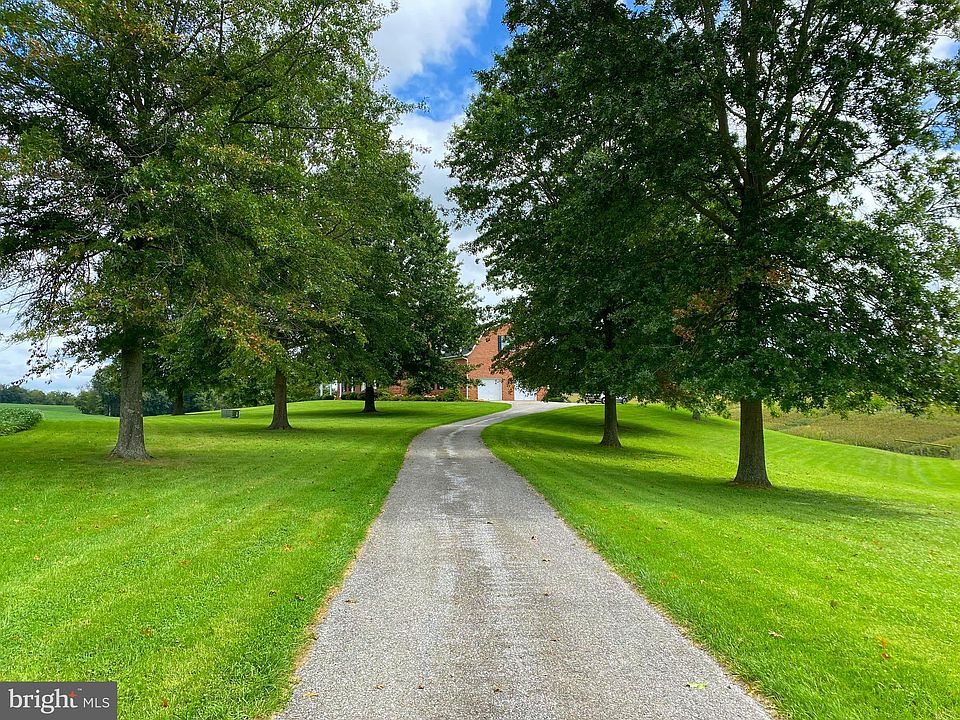 2nd image of 2815 Garrett Rd