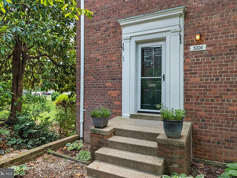 3226 Gunston Rd — Photo 4