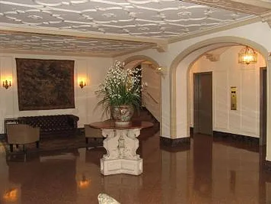 Sold by Corcoran | media 21