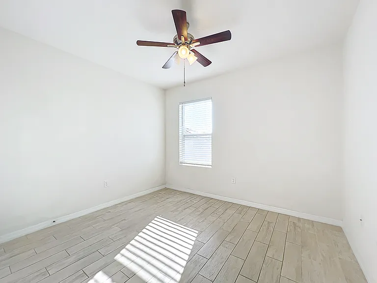 106 Saint Thomas Dr — Photo 13