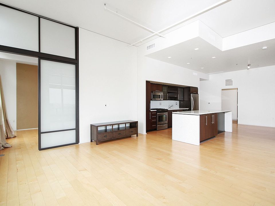 1st image of 1100 S Hope St APT 1601