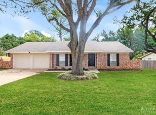 1609 Greendale Ct, Fort Worth, TX 76112