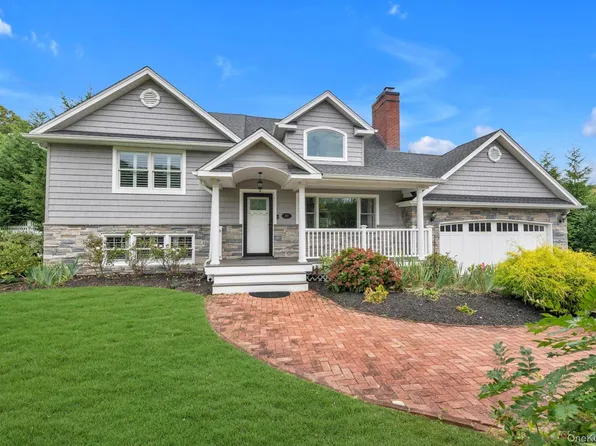 27 Brittany Court, Northport, NY 11768