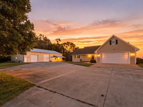 10714 S 36th Ave W, Colfax, IA 50054