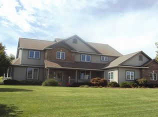 W147N9875 Emerald Ln, Germantown, WI 53022