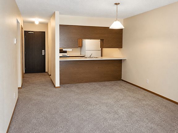3rd image of 1002 Pearl Ave