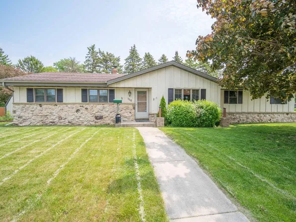1110 Edgewood ROAD, Kewaskum, WI 53040