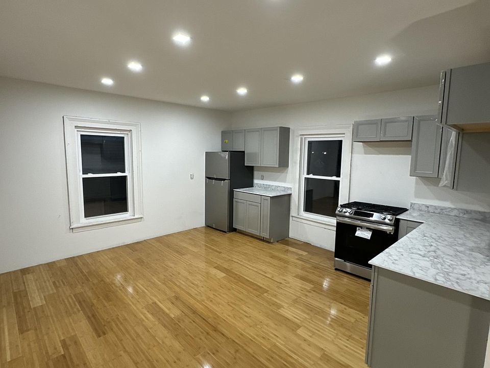 1st image of 33 Pine St #1