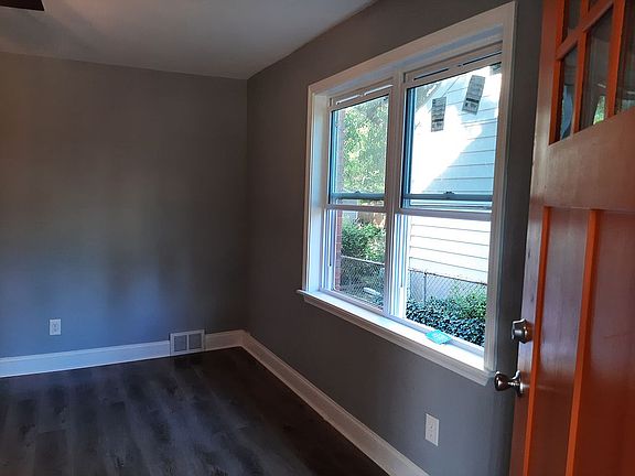 2nd image of 135 E Wellington Ave