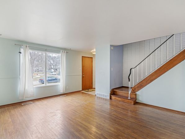 176 Clyde Rd, Winnipeg, MB R2L 2A3
