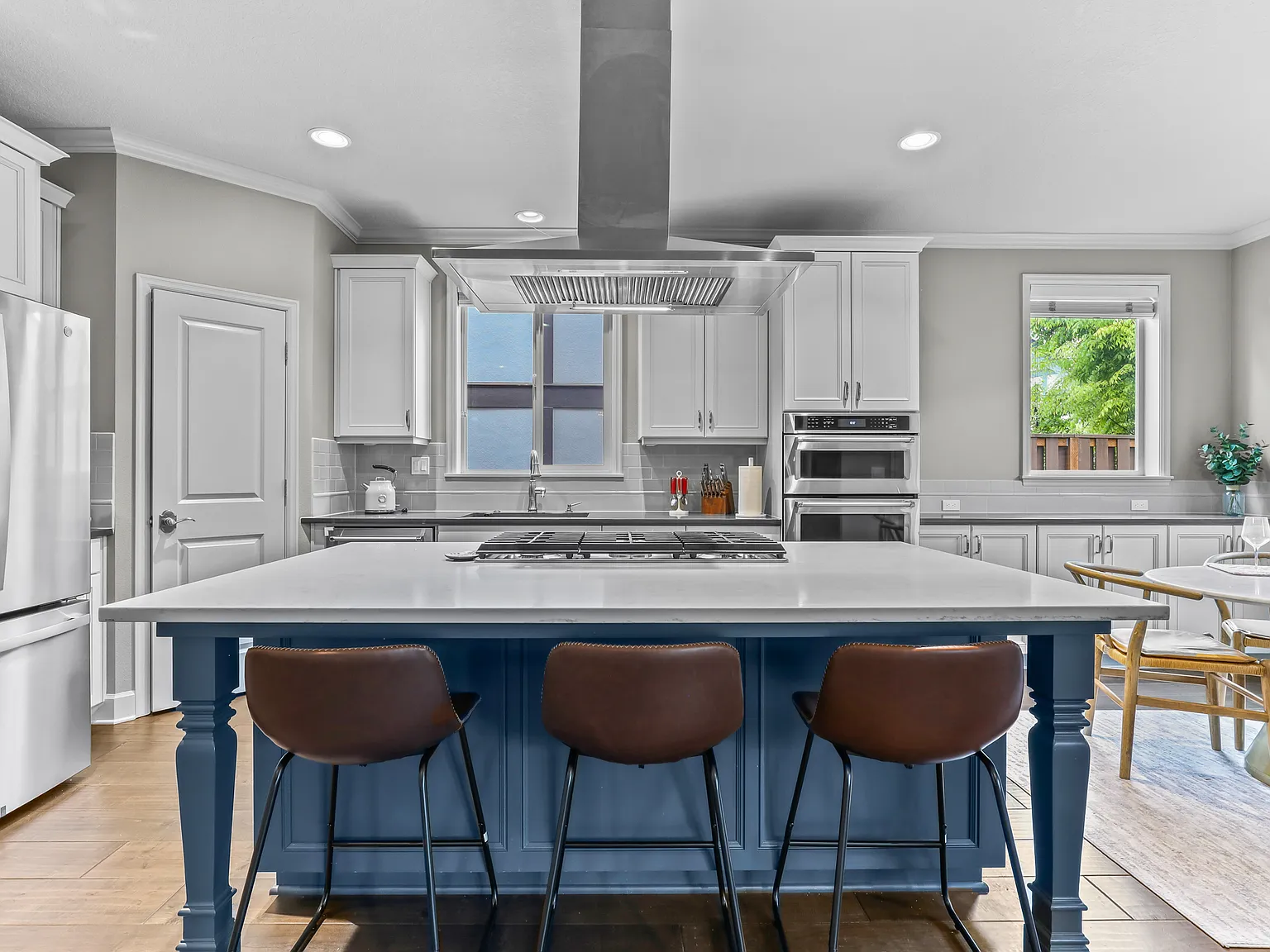 5 bed, 2700 sqft, $7,000 — Photo 4