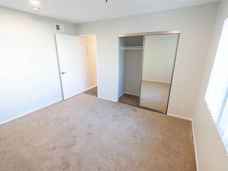 110 S Sweetzer Ave — Photo 61