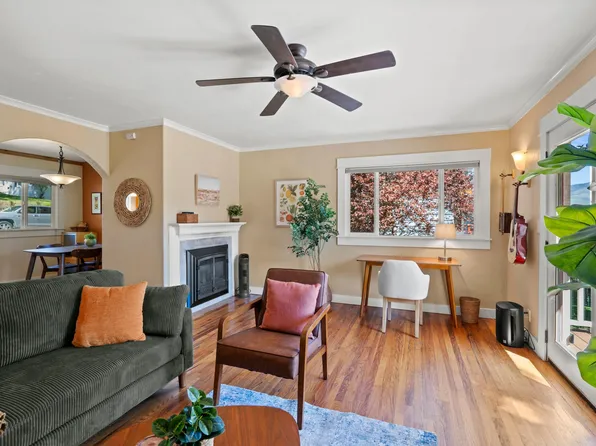 696 Liberty St, Ashland, OR 97520