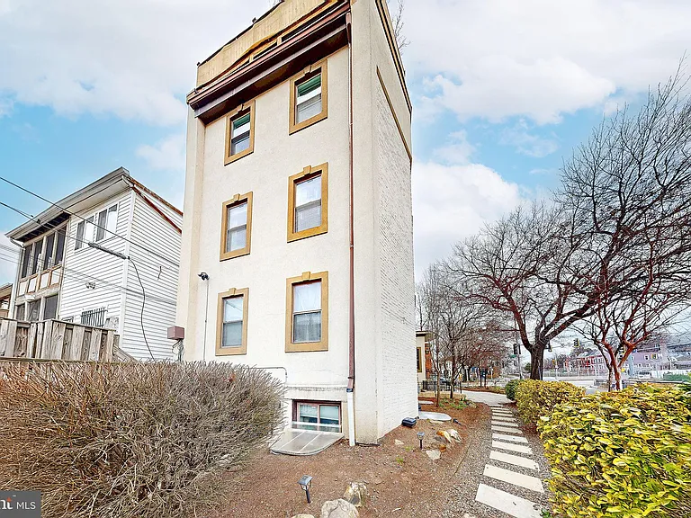 6 Rhode Island Ave NW #2 — Photo 28
