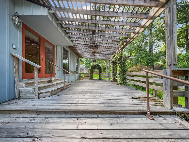 1027 Creek Bend Dr — Photo 30