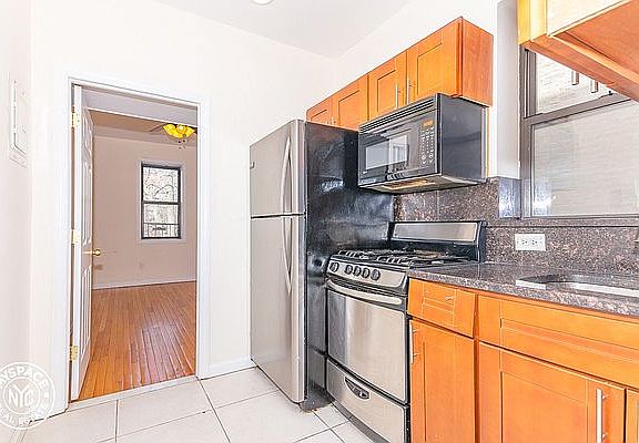 2nd image of 674 Lincoln Pl #9D