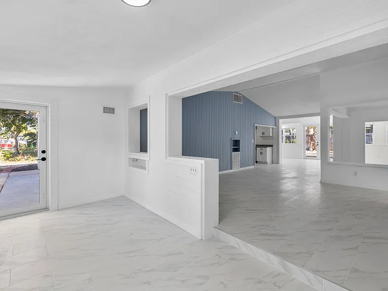 2230 Sunset Ave — Photo 9