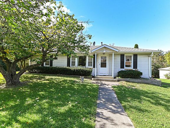 3rd image of 1636 Walburg ROAD