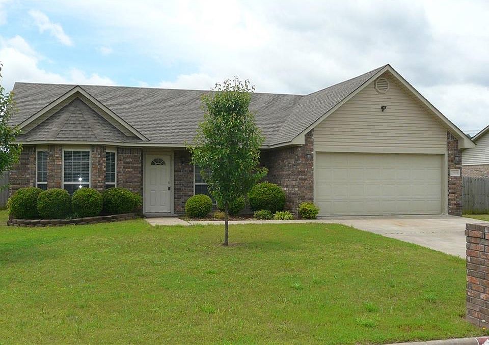 1st image of 2509 Red Oak Dr