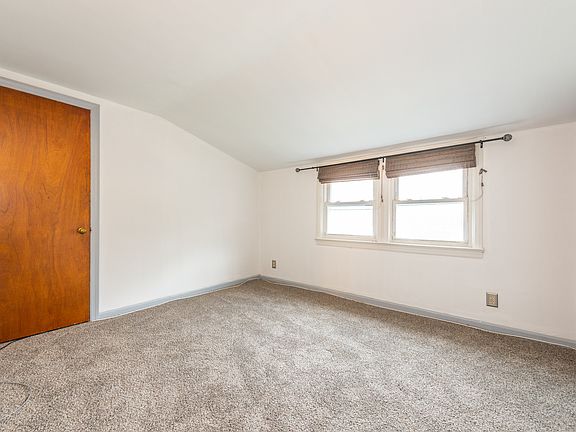 4th image of 222 Union Ave