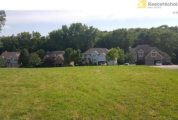 3rd image of 841 Scott Dr