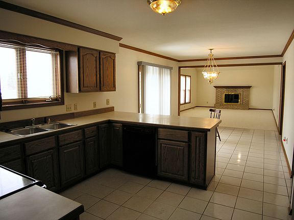 2nd image of 703 Wilkshire Ct