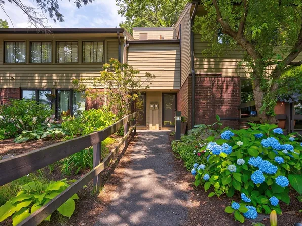 554 Great Elm Way Unit 554, Village Of Nagog Woods, MA 01718