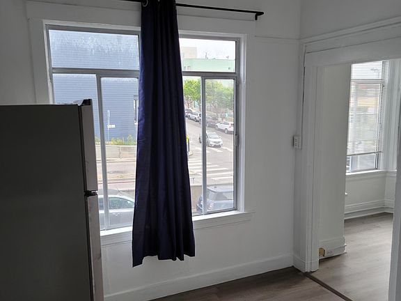 4th image of 1390 Broadway St #3