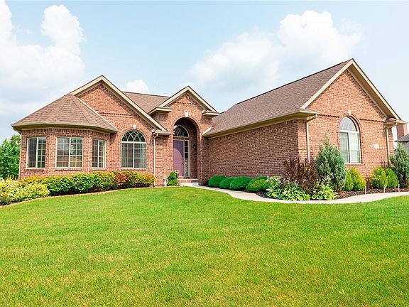 2nd image of 28897 LIPAROTO Boulevard