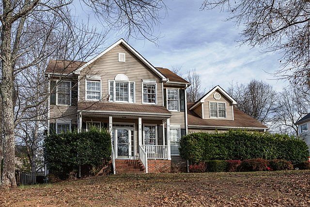 1st image of 10 Whiffletree Dr