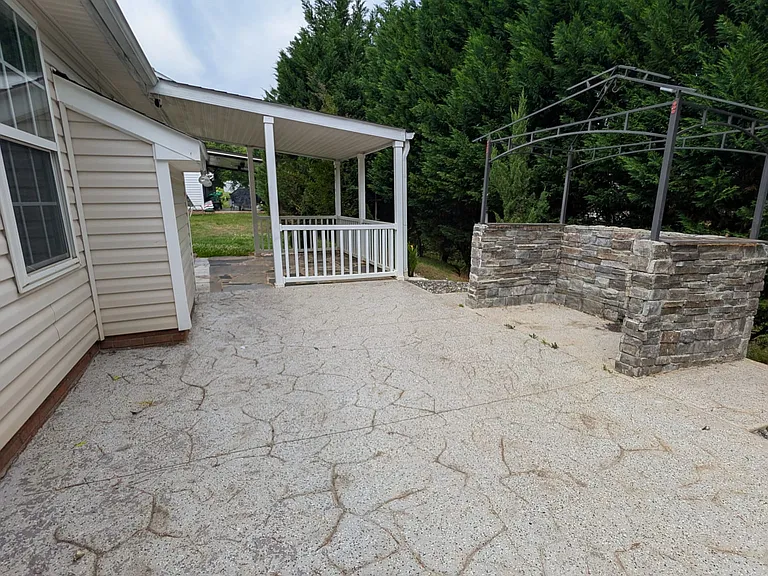 1819 Arlington Ave #1 — Photo 2