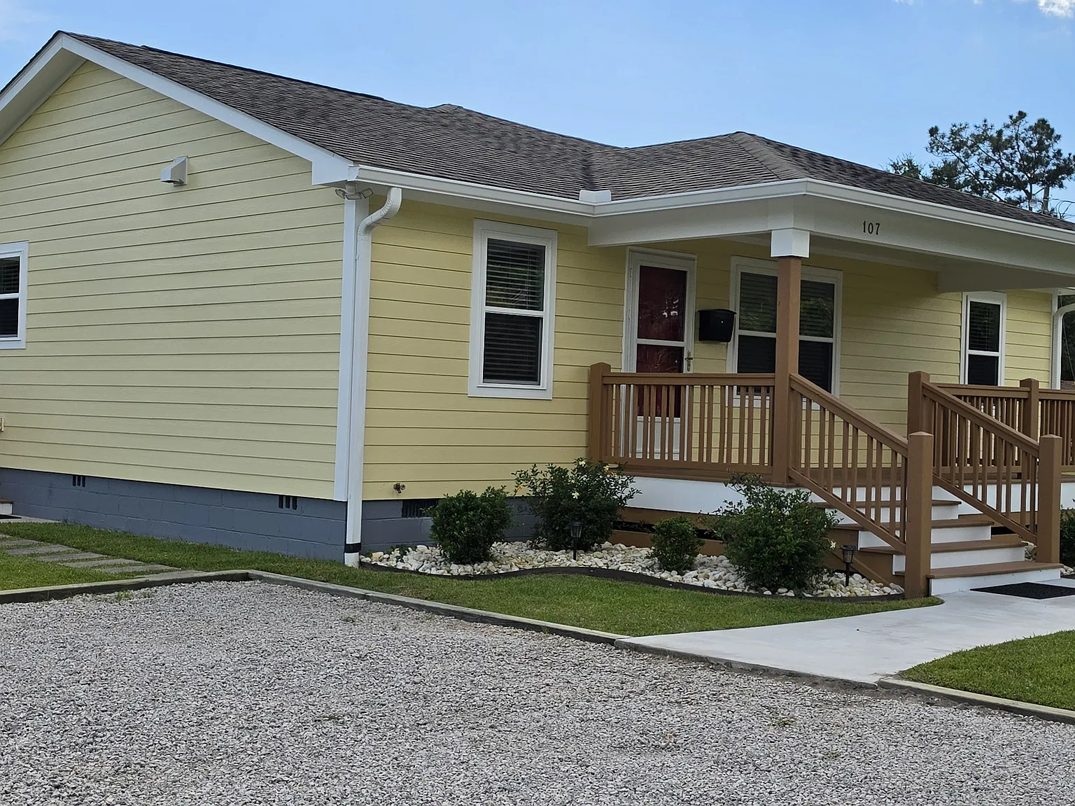 107 Oakwood Drive — Photo 3